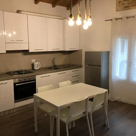 Casa All'angolo فيرونا