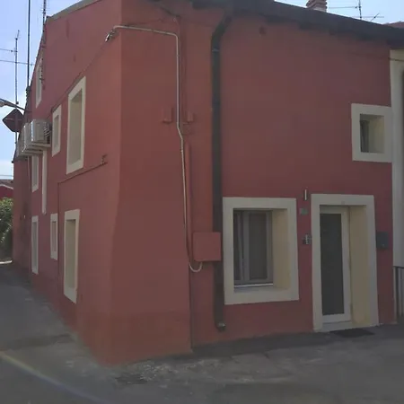 Casa All'angolo بيت ضيافة