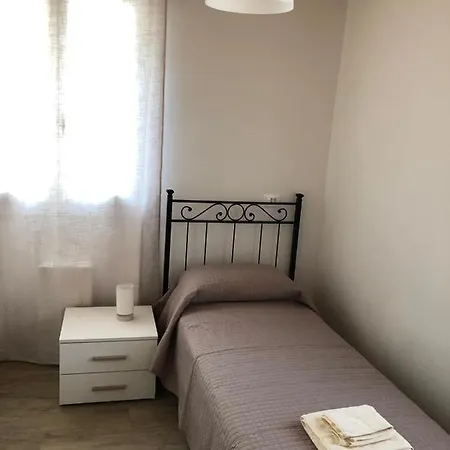 Casa All'angolo بيت ضيافة